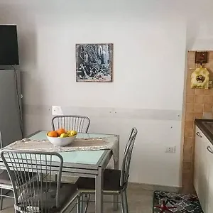 https://piccola-casetta-in-pieno-centro.sicilyhotelsitaly.net